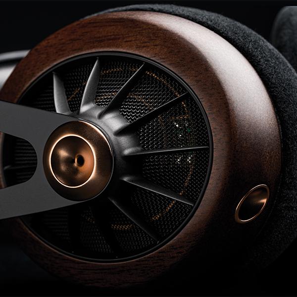 MezeAudio 109PRO ダイナミック型オープンヘッドホン Meze Audioがダイナミックドライバーを再定義。開放型ヘッドホン「109