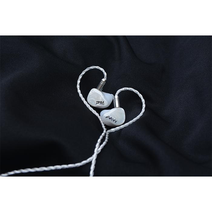 AAW Z06 Blanc Edition(Universal Fit) 有線イヤホン カナル型 AAW Z06 Blanc Edition(Universal Fit) 有線イヤホン カナル型