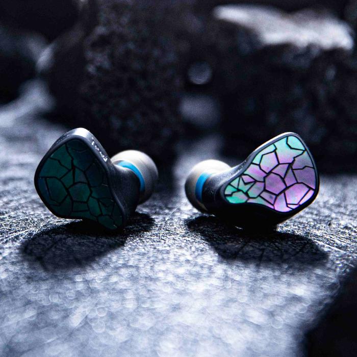 THIEAUDIO Hype 4 MKII イヤホン イヤフォン 有線 カナル 密閉型 2pin リケーブル ストレート型 プラグ 3.5mm 4.4mm 没入感 ハイブリッドの画像