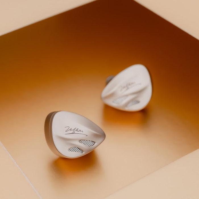 DUNU VULKAN2 リケーブル可能イヤホン f793811e74ce23e1f2e9355fb28400