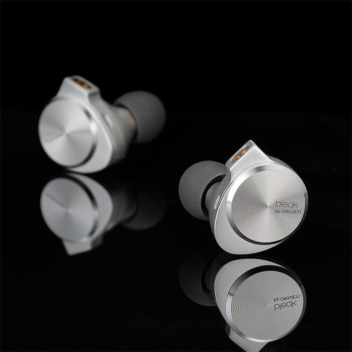 ORIVETI bleqk Purecaster 有線イヤホン イヤホン 有線 密閉型 カナル型 シュア掛け リケーブル対応 CIEM 2pin 3.5mm 4.4mm オリベティの画像