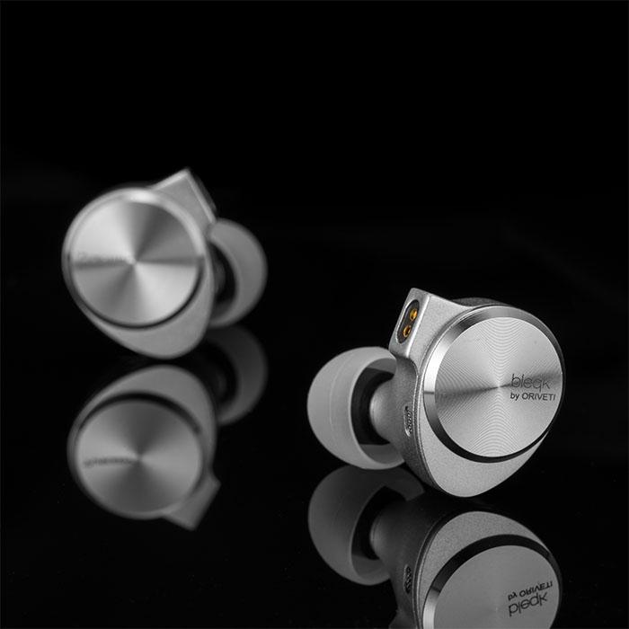 ORIVETI bleqk Purecaster 有線イヤホン イヤホン 有線 密閉型 カナル型 シュア掛け リケーブル対応 CIEM 2pin 3.5mm 4.4mm オリベティの画像
