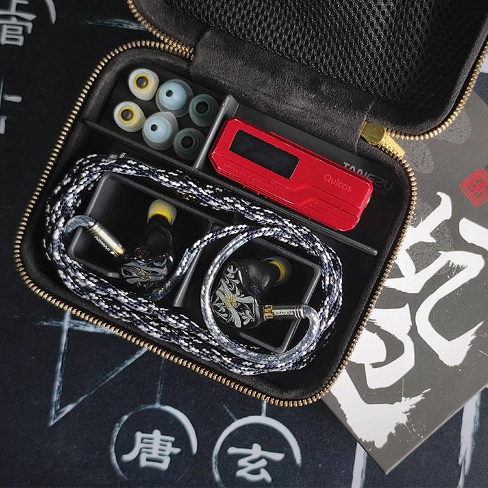 イヤホンケース 黒 金アクセント 楽天市場】SOUNDPEATS イヤホンケース カバー 収納ケース 8.5*4.5*4.5