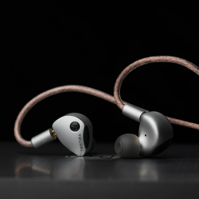 TWISTURA WOODNOTE イヤフォン TWISTURA WOODNOTE 有線 イヤホン カナル型 リケーブル対応 耳掛け型