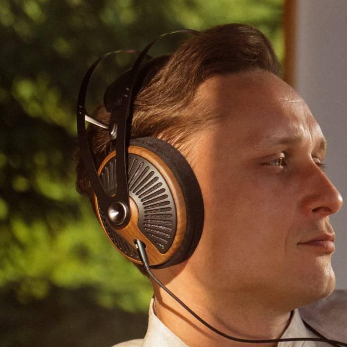 Meze Audio 105 SILVA 有線ヘッドホン ヘッドホン 有線 開放型 オープンタイプ リケーブル対応 50mmダイナミックドライバー ディスクリート設計 メゼオーディオの画像