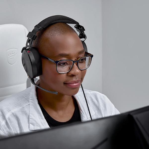 RØDE NTH-100M ゲーミングヘッドセット新品、未開封 お取り寄せ) RODE Microphones ロードマイクロフォンズ NTH-100M