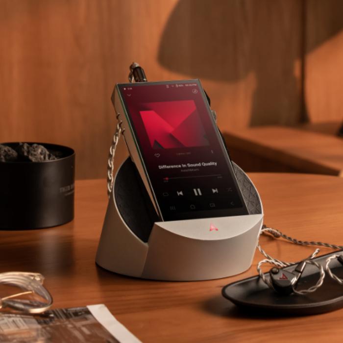Astell&Kern Astell&Kern AK CRADLE Silver 【IRV-AK-CRADLE-SV