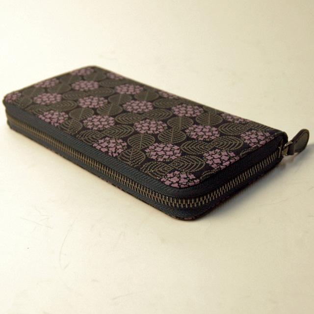 【新品】印伝の長財布（鹿革・本漆） 楽天市場】印伝 長財布 印傳屋 甲州印伝 財布 2311 束入れ（カブセ付