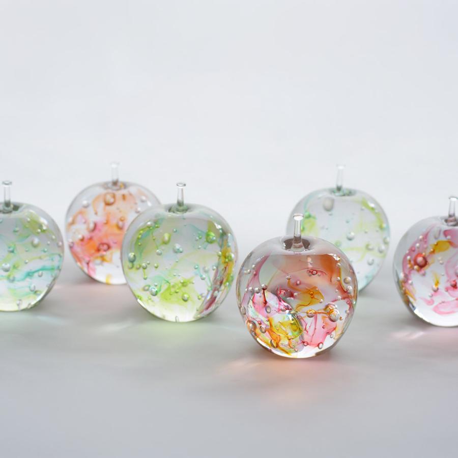チェコ　CZ GLASS工房　作家もの　りんご ガラスアート りんごの結晶(小) ガラス置物 ギフト雑貨 グリーン系と