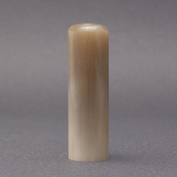印鑑／代表者印／丸寸胴タイプ／オランダ水牛純白・牛角白／18mm／アタリ選択可／ケース別売／上彫り職人の完全手彫り