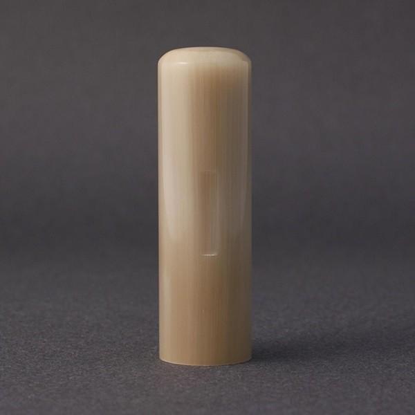 印鑑／代表者印／丸寸胴タイプ／オランダ水牛純白・牛角白／18mm／アタリ選択可／ケース別売／上彫り職人の完全手彫り_1