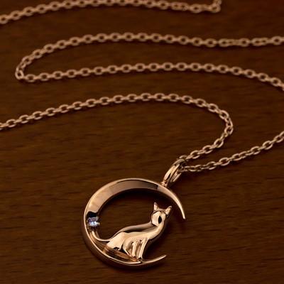 Red string 猫 月モチーフ タンザナイト ネックレス K10 / TITAN