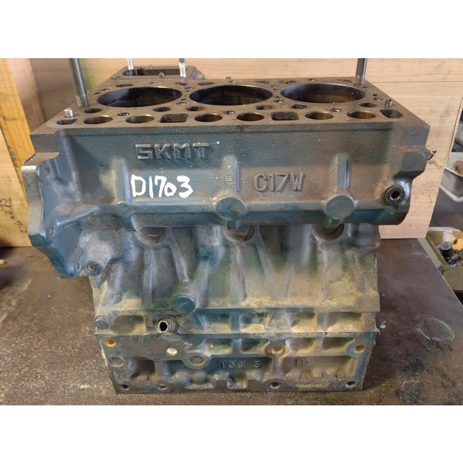 クボタ D1703BW1030 三気筒ディーゼルエンジン ブロック D1703blockイー重機販売有限会社 通販 Yahoo