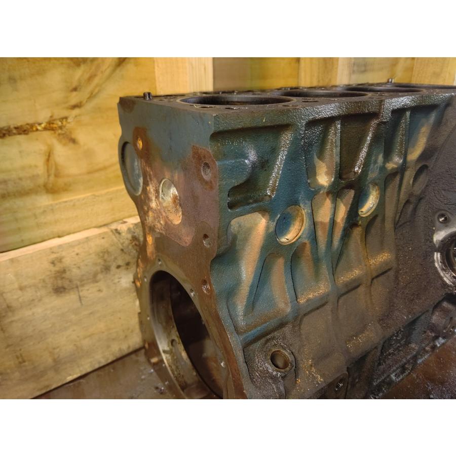 クボタ V1505 4気筒ディーゼルエンジンブロック（搭載機種：KX026） V1505blockイー重機販売有限会社 通販