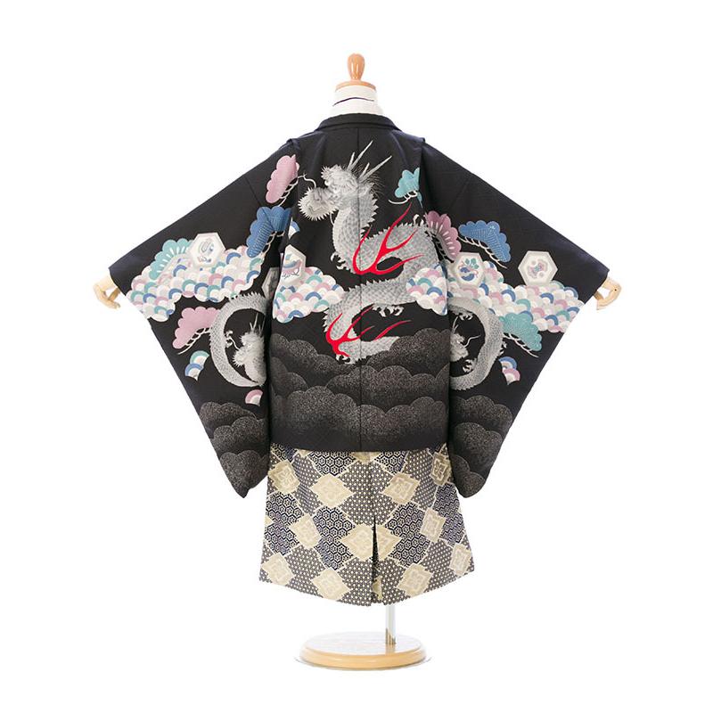 人気ブランド 花わらべ 龍 松に青海波 着物：白 羽織：黒地 袴：金襴