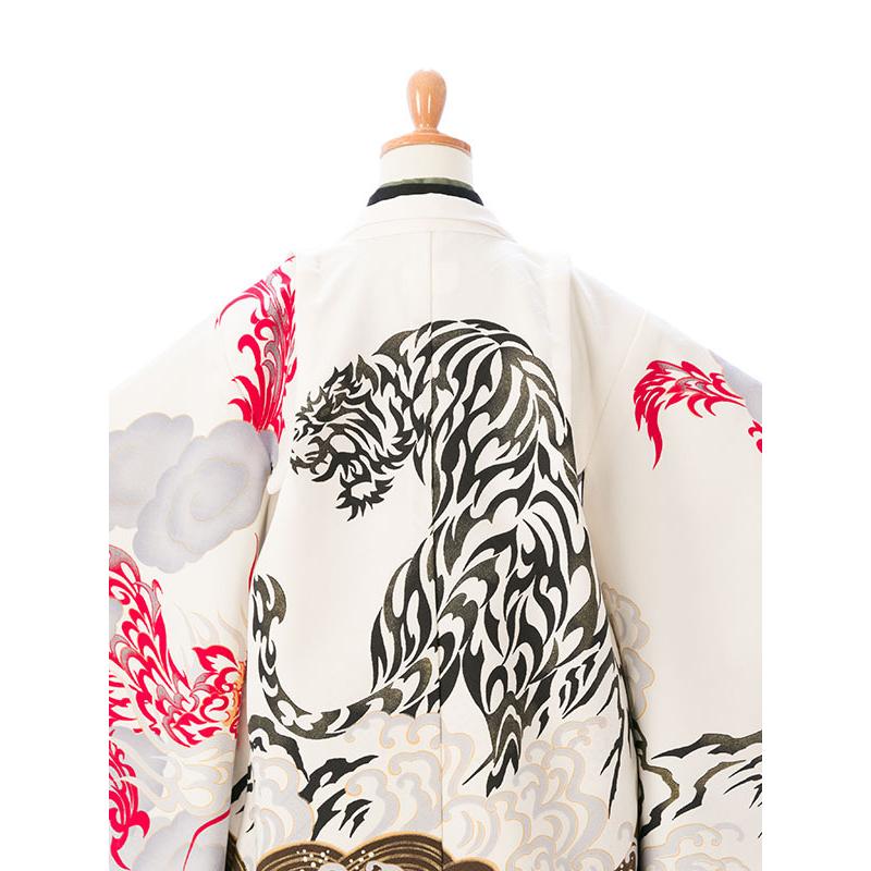 ブランド 花わらべ 龍虎 着物：黒地 羽織：白地 袴：鏡波 白金×黒地