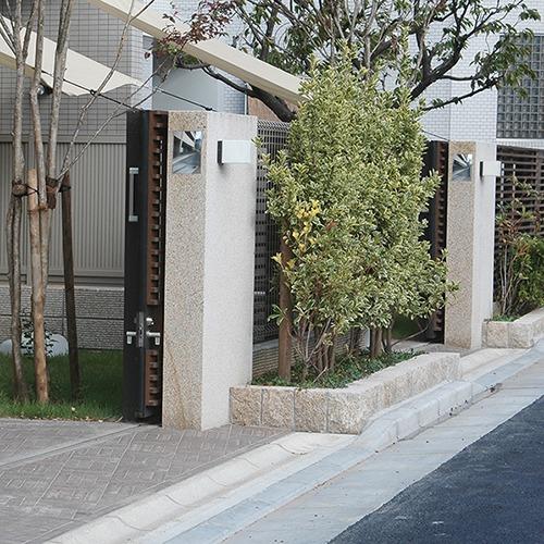 安全ミラー FFミラー車出口 接着タイプ 屋外設置可能 [F15] ミラー 安全用品 防犯ミラー 衝突防止 コミー Komyメーカー直送 |  | 02