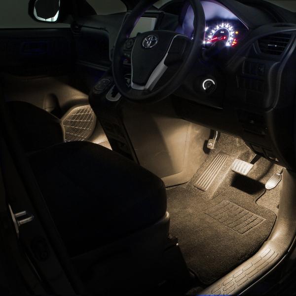 ノア ヴォクシー エスクァイア 80系 専用ledフットライトキット フットランプ エーモン E くるまライフ 2297 エーモン E くるまライフ 通販 Yahoo ショッピング