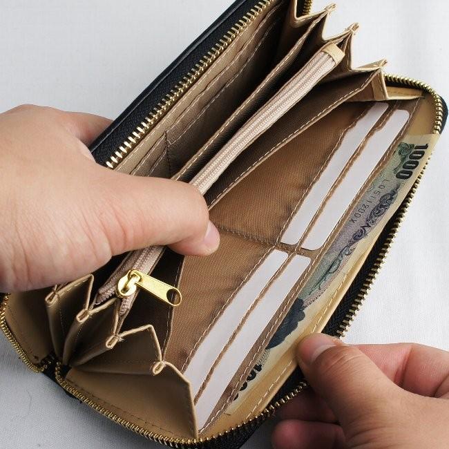 コメント必須　早い者勝ち即日発送レディース　キルティング長財布　ケース 長財布 レディース キルティング ラウンドファスナー チャーム付き 長