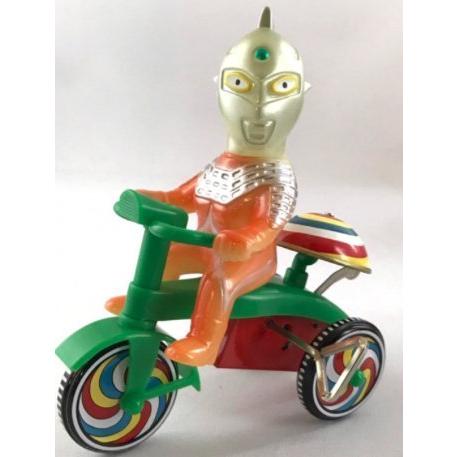 M1号 ウルトラセブン 三輪車 新春スペシャルカラー ゴールド GOLD M1号 ウルトラセブン 三輪車 新春スペシャルカラー ゴールド