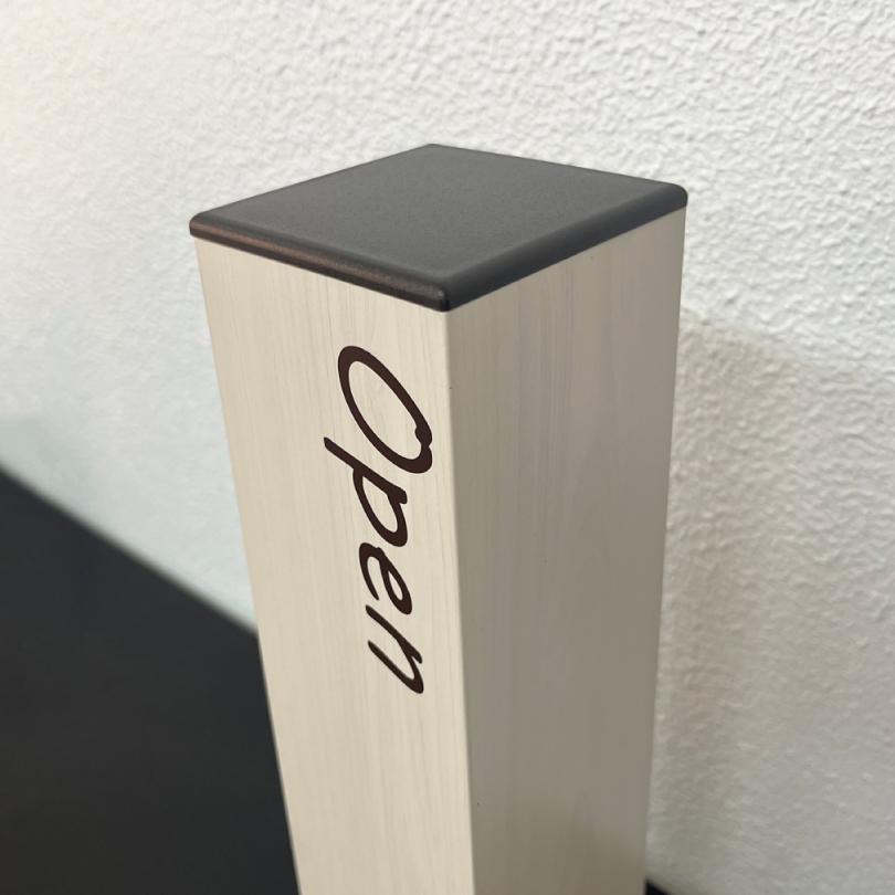 『デザイン自由』 木目調 アルミ角柱サイン 置き型 75×300mm 2面表示 おしゃれ看板 オープンクローズ看板  slendsign-cut | ブランド登録なし | 03