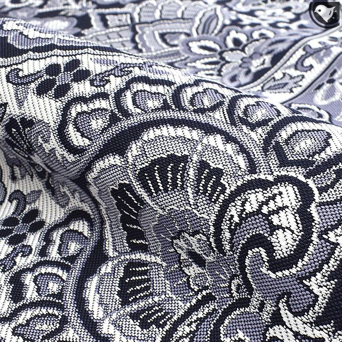 【本藍染】×【本場筑前博多織】　お洒落な【ワントーン】　美品の８寸名古屋帯です 本藍染め 博多帯 老舗 筑前織物 謹製 枠更紗文様 金印 八寸名古屋帯