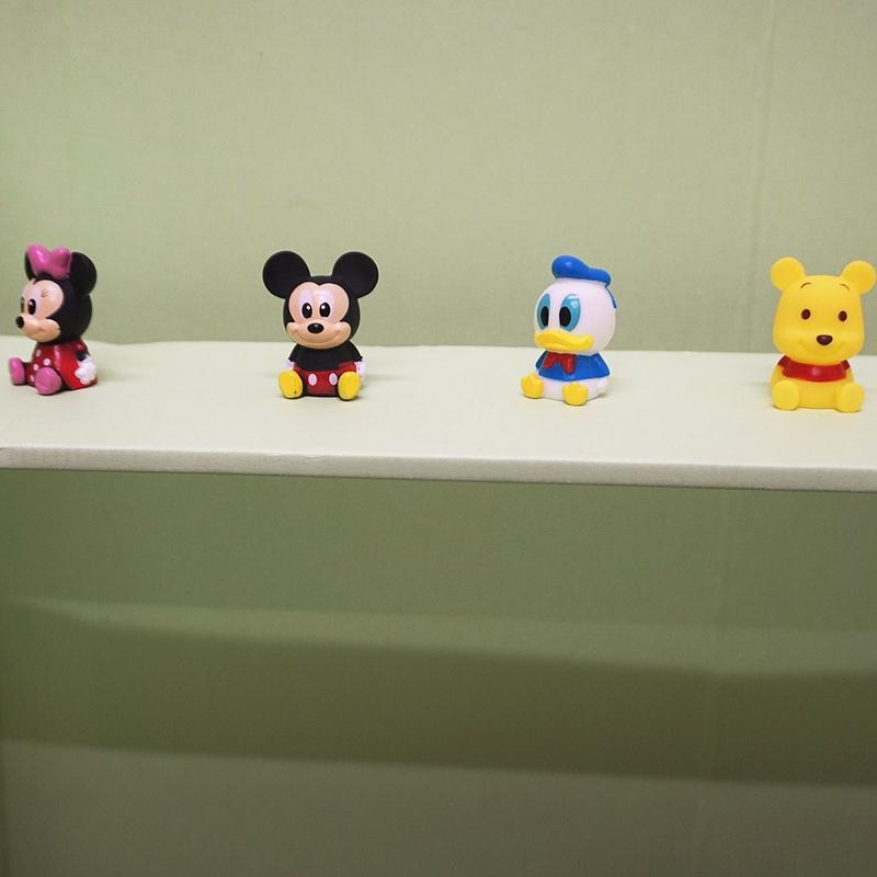 射的イベントセット ぷかぷかおすわりディズニー人形 H4cm 80個の画像
