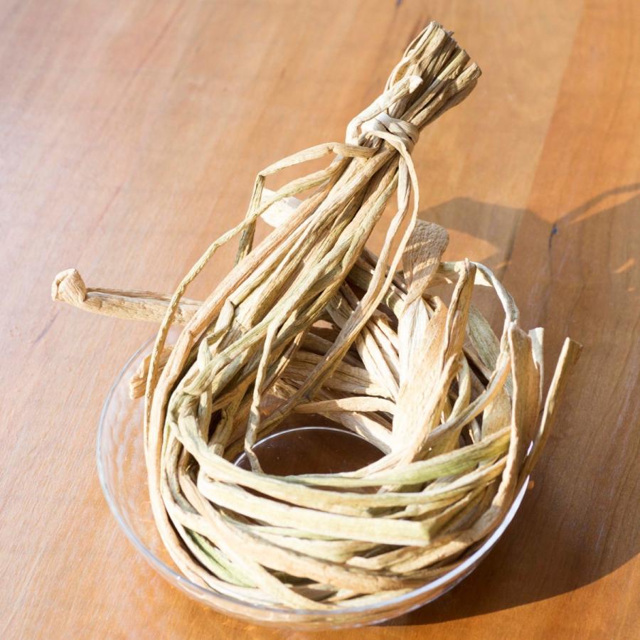 M29】芋茎 ずいき ズイキ ロング 1kg 食物繊維 たっぷり シャッキ
