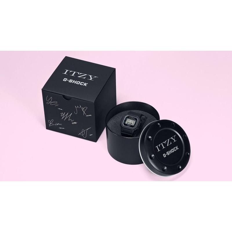 【未使用】カシオ G-SHOCK 【国内正規品】GMD-S5610IT-4AJR G-SHOCK ミッドサイズ ITZY コラボレーションモデル GMD-S5610IT