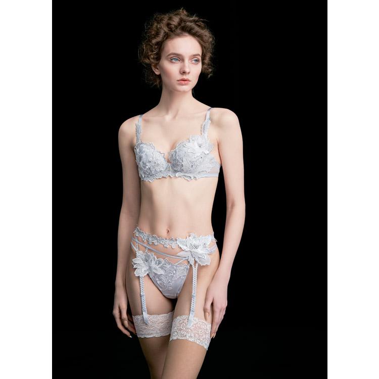 サルート（SALUTE） ワコール 32グループ 32G ランジェリードレス LL