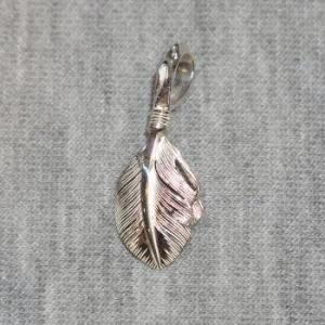 RF-HF-レフト-ラフハートフェザートップ-RFHF-FLATHEAD-フラットヘッドシルバーペンダントトップ