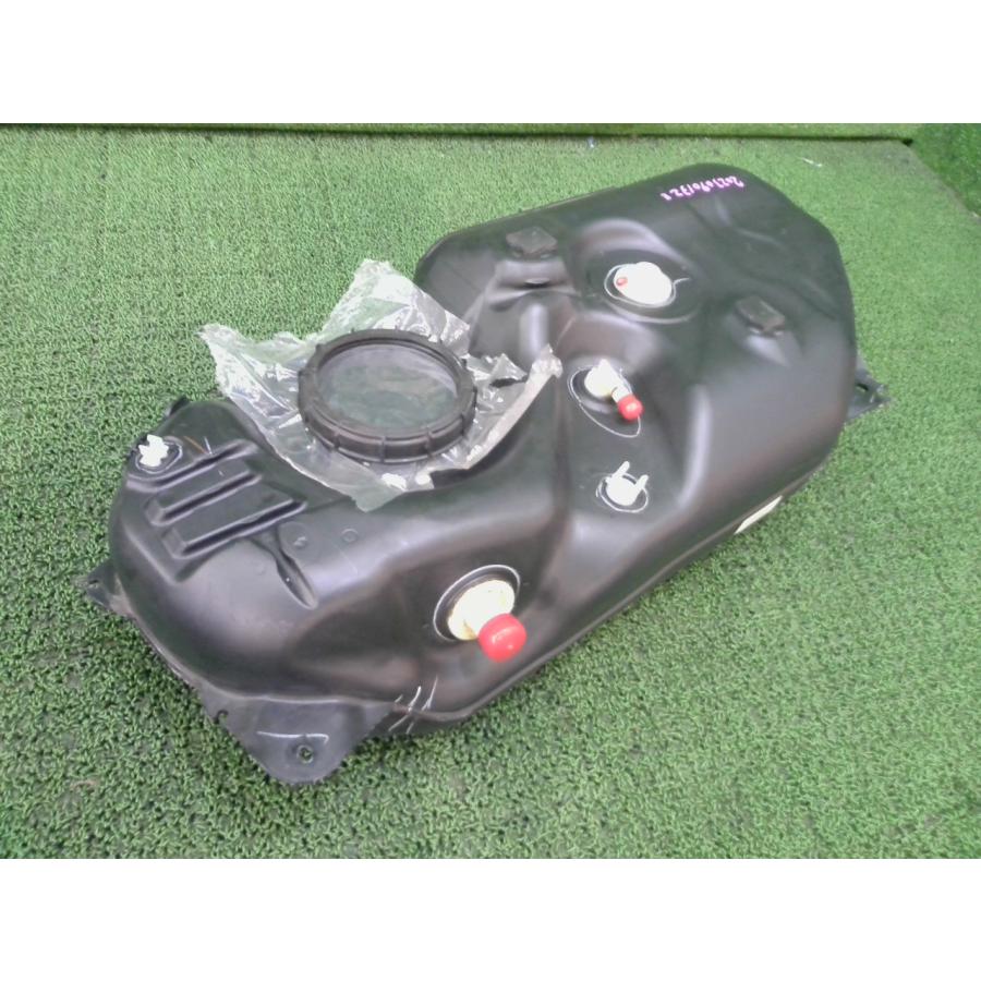 スイフト DBA-ZC83S フューエルタンク XGリミテッド K12C ZMV R1年
