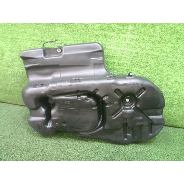 ハリアー CBA-ACU30W フューエルタンク 2AZ-FE 202 77001-48080