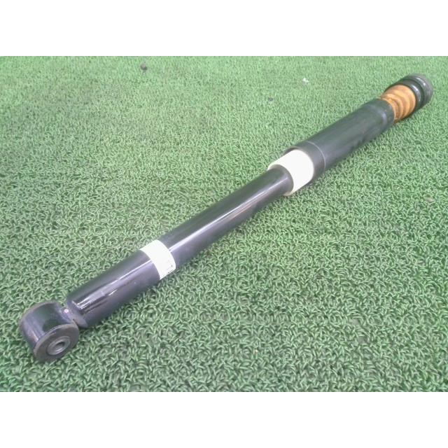 フィット DBA-GK3 GK4 GK5 GK6 右後ろ 右リア ショックアブソーバー