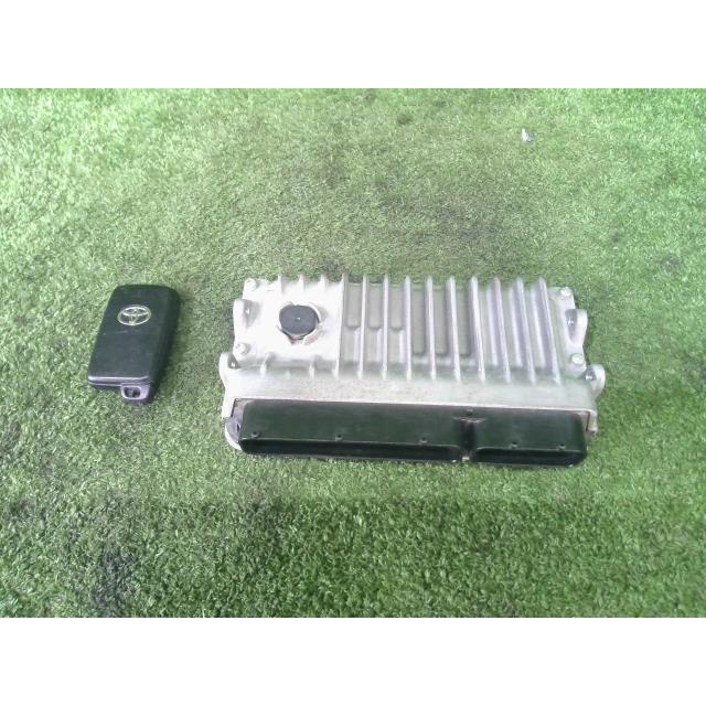アクア DAA-NHP10 エンジンコンピューター ECU Gブラックソフトレザー