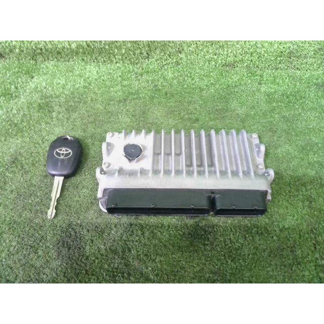 アクア DAA-NHP10 エンジンコンピューター ECU G 1NZ-FXE 040 H24年 