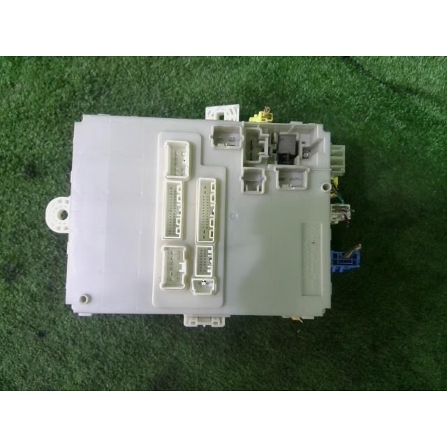 フィット DBA-GE6 GE7 ヒューズボックス G Fパッケージ L13A フィット DBA-GE6 GE7 ヒューズボックス G Fパッケージ L13A