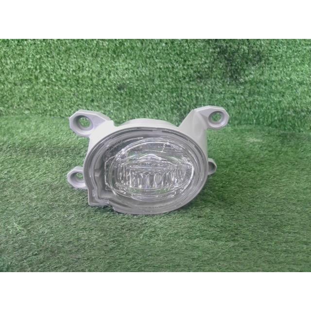 ダイハツ　ムーヴ　左フォグランプ ASSY 81221-B1020 フォグランプ ハイゼット 3BD-S500P 510 J U 左フォグランプ ☆新品未使用品