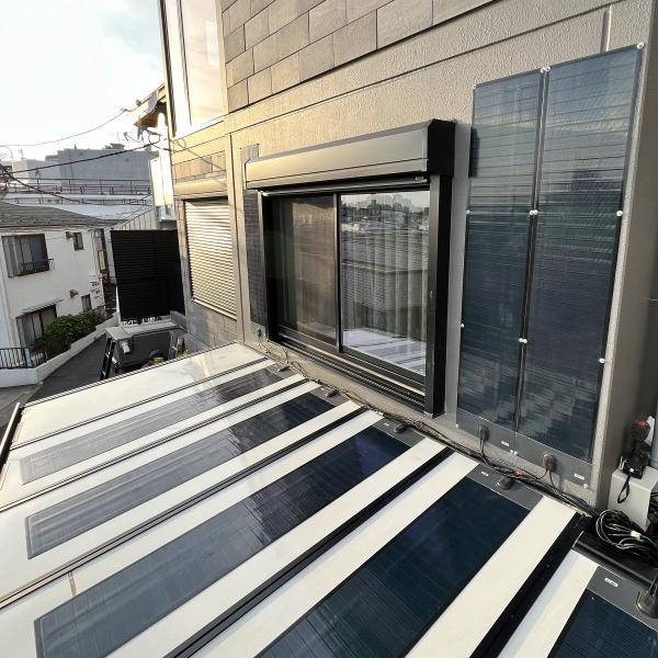 90W CIGS薄膜フレキシブルソーラーパネル FlexuSolar フレクサソーラー　軽量 高効率 太陽光 防災 災害 壁面 車中泊 キャンピング 軽自動車 車載 １BOX 爆買 |  | 02