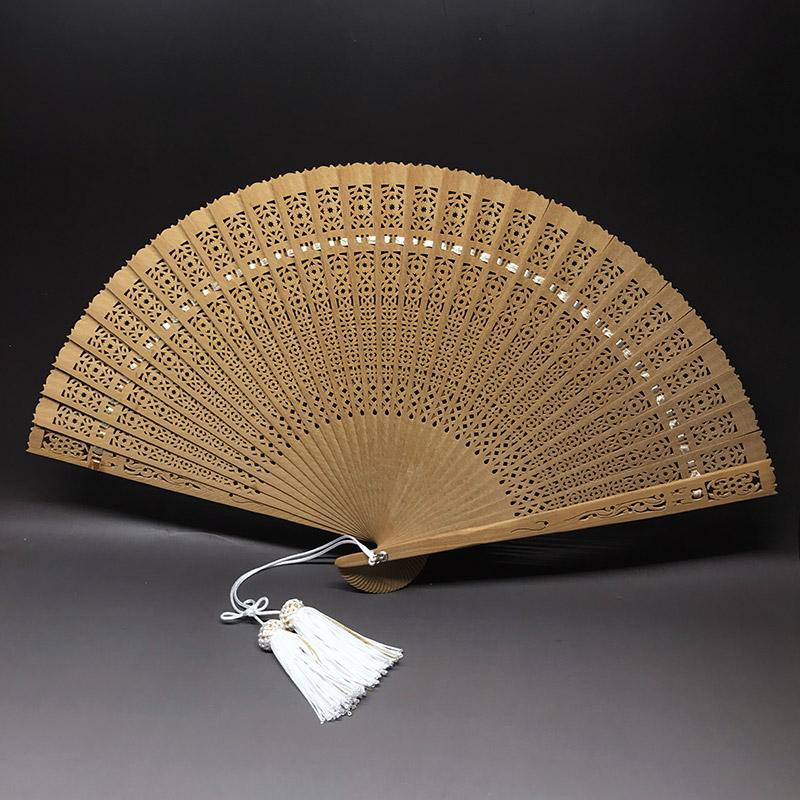 高級白檀扇子 透かし彫り Iw0718a03 Iw0718a03 イーストウェーブ 通販 Yahoo ショッピング