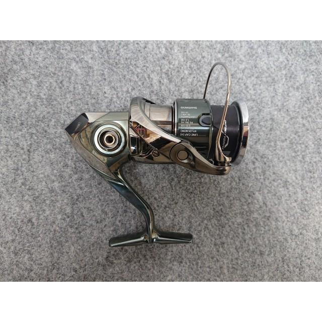 未使用品】 訳あり シマノ 22 ステラ C3000MHG スピニングリ−ル 