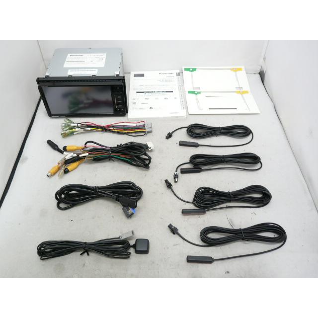 中古】 2023年版 パナソニック ストラーダ CN-RE03WD メモリーナビ 地