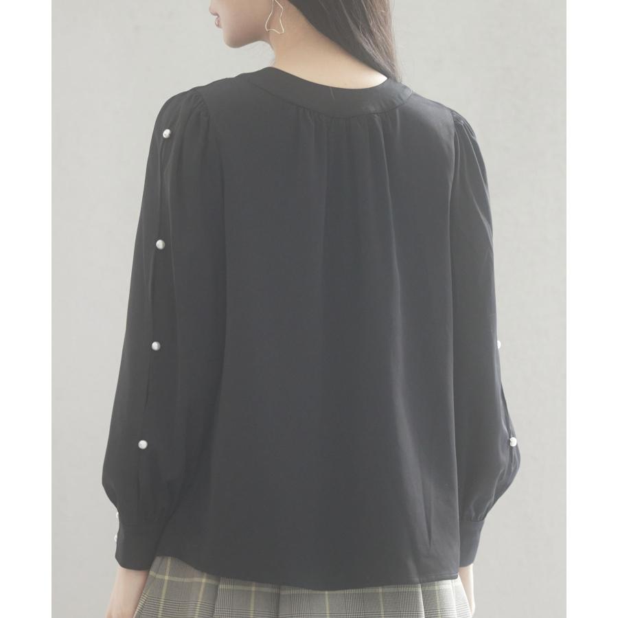 ブラウス レディース 長袖 クルーネック ゆったり ギャザー きれいめ リボン パールボタン ボタン開閉 とろみ素材 おしゃれ 可愛い オフィス |  | 04