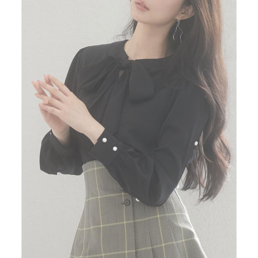 ブラウス レディース 長袖 クルーネック ゆったり ギャザー きれいめ リボン パールボタン ボタン開閉 とろみ素材 おしゃれ 可愛い オフィス |  | 06