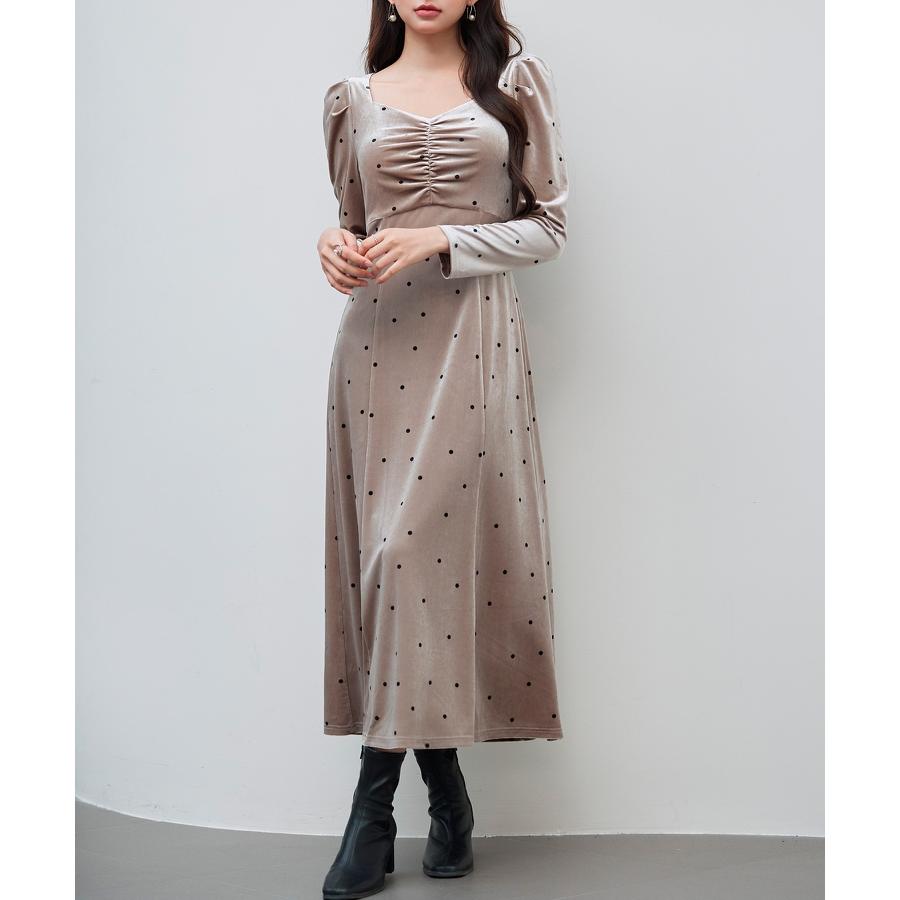 ワンピース ロングワンピース レディース ゆったり 長袖 ベロア素材 ドットプリント ボリュームスリーブ バックゴム 胸元シャーリング パワーショルダ |  | 12