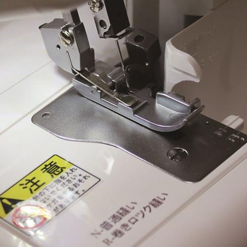 【長期保証付】シンガー(SINGER) S-700DF1本針3本ロックミシンの画像