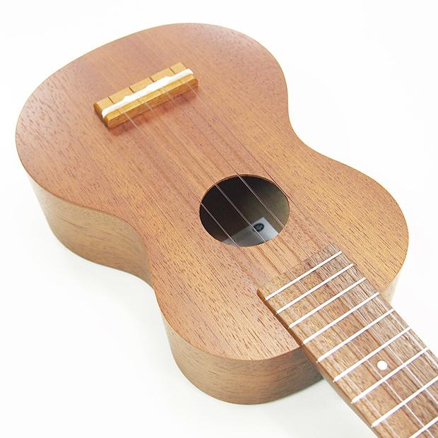 ソプラノウクレレ  Famous FS-1／ハードケース／フロロカーボン弦セット ソプラノウクレレ Famous FS-1／ハードケース／フロロカーボン弦