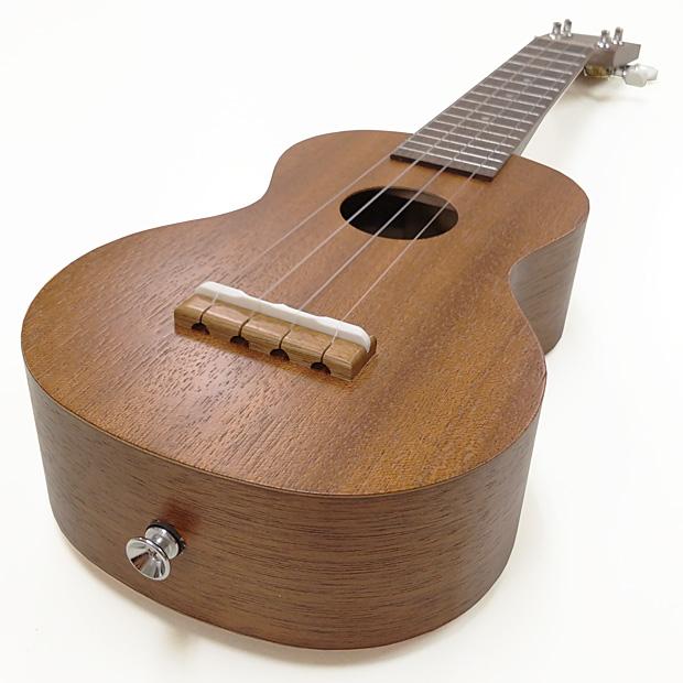 Famous フェイマス FS-1G ピン×2個取付け(ストラップ付) 国産ソプラノ