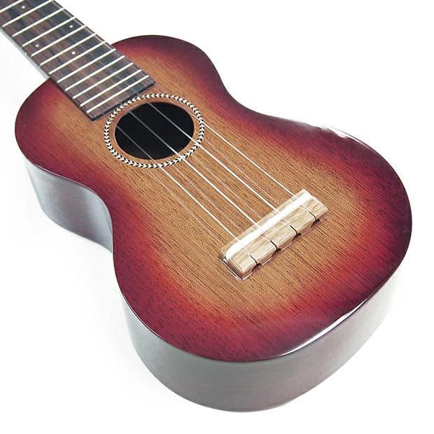 Famous フェイマス 国産ウクレレ FS-7G ソプラノ チューナーケース付き