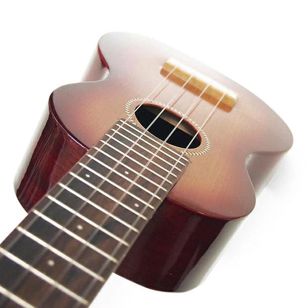 Famous フェイマス 国産ウクレレ FS-7G ソプラノ チューナーケース付き